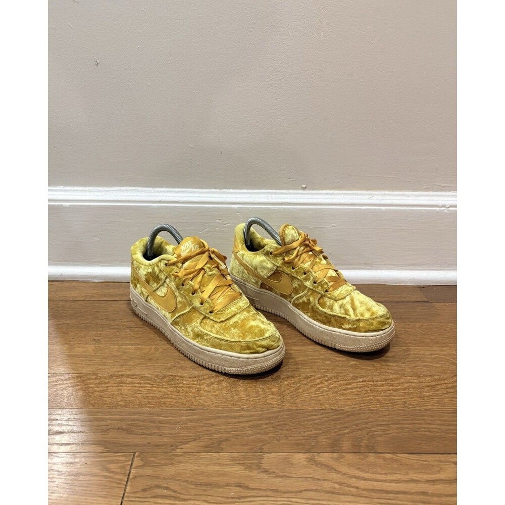 Nike Air Force 1 Low Velvet Yellow Velour Shoes 849345-700 Men's Sz 6 EUR 38.5
